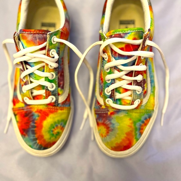 Vans unisex classic custom tie dyed sneakers. Great Women’s 6.5 Men’s 5.0 - Picture 3 of 15